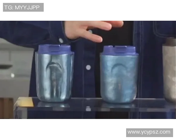 足球明星联名运动水杯品牌打造健康饮水新风尚